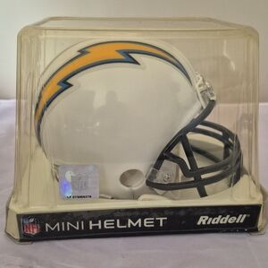 *San Diego LA Chargers* Riddell NFL  Mini Helmet  NEW in Box Scale 1/4